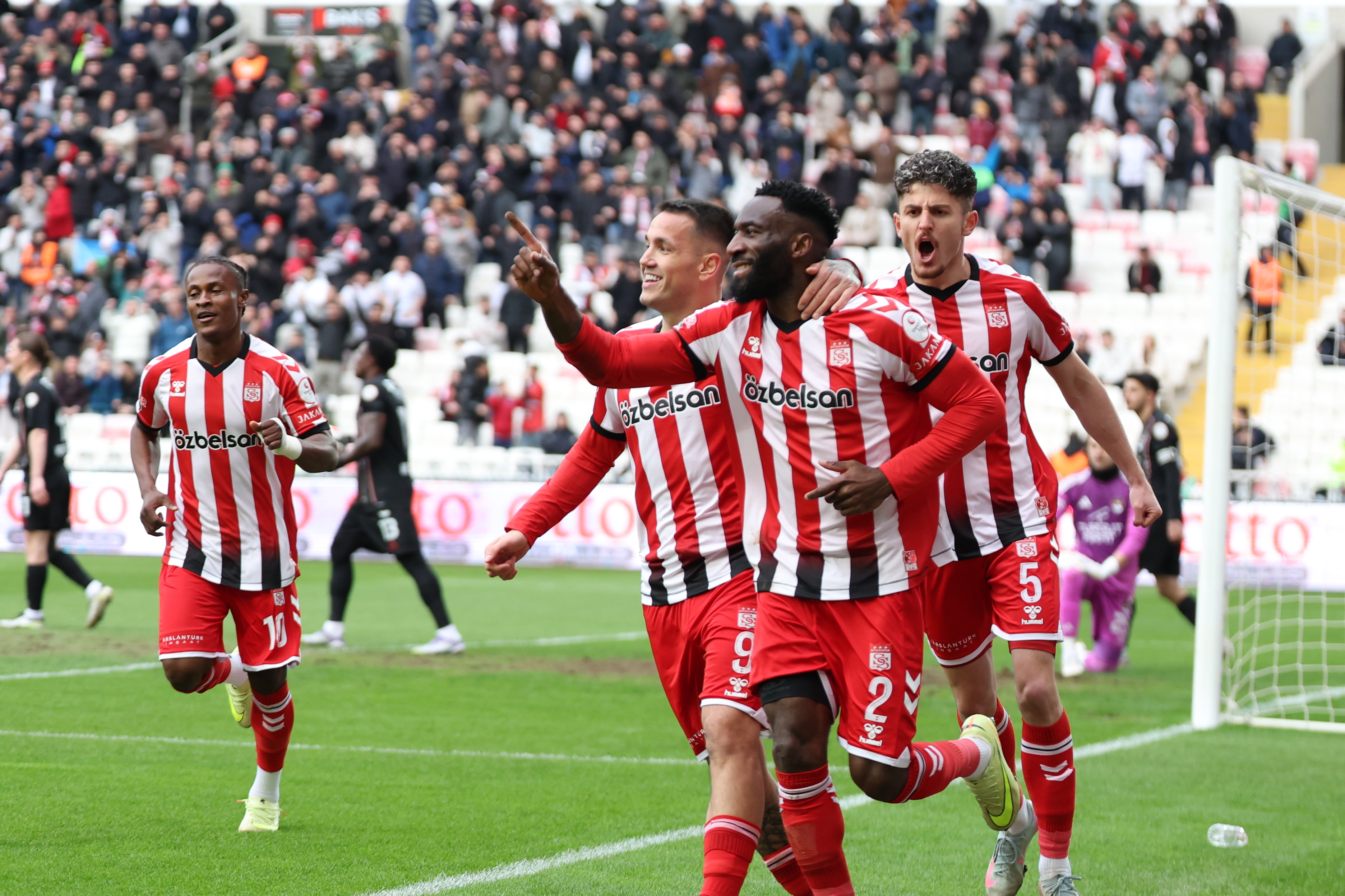 “Sen ben yok, Sivasspor var”