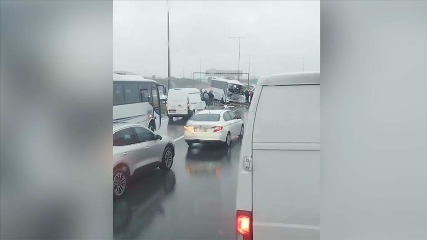 Servis aracının karıştığı kazada 1 polis şehit oldu, 16 polis yaralandı