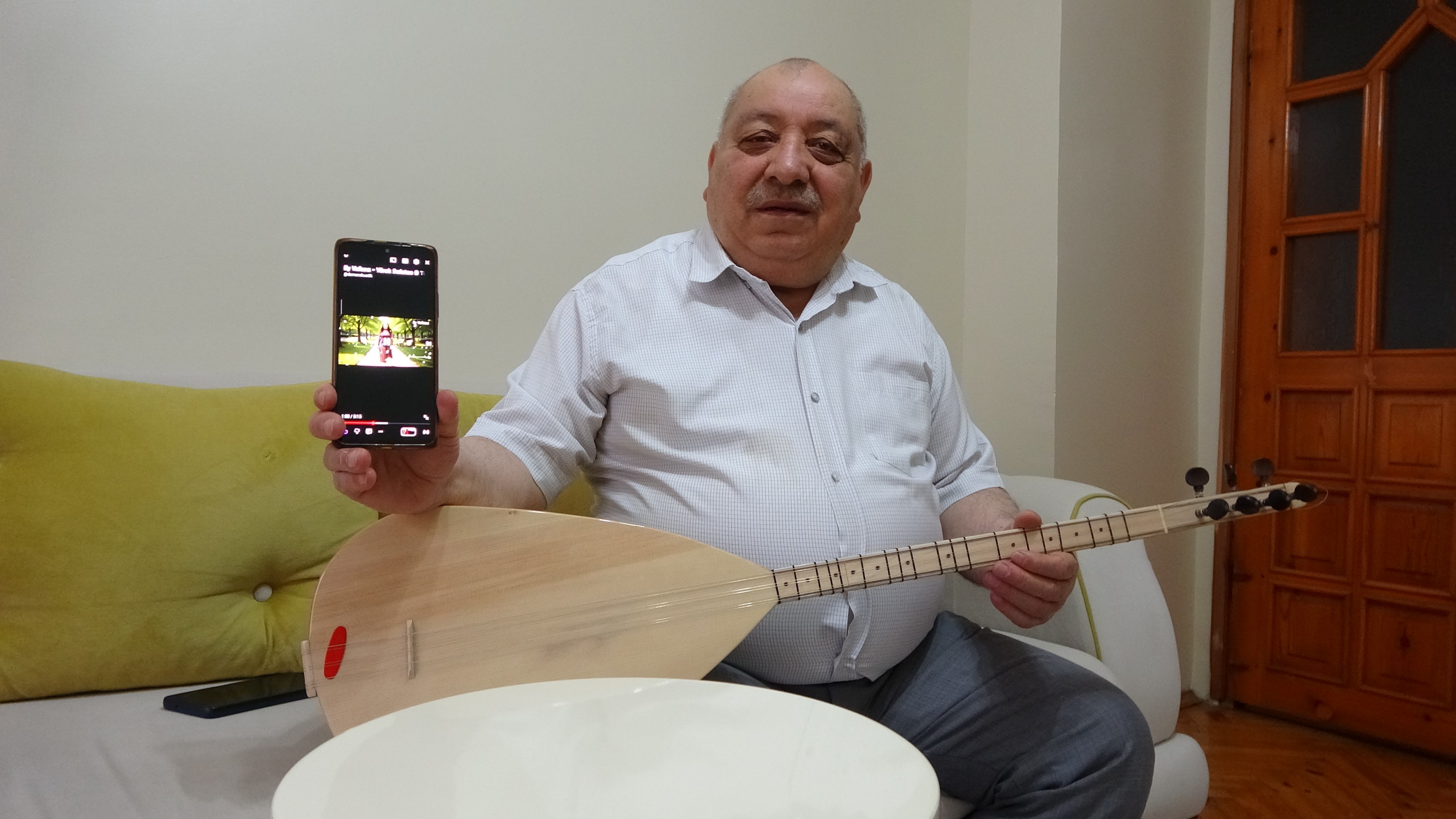 Sivaslı şair şiirleri ilgi görmeyince yapay zekayla türküye dönüştürdü