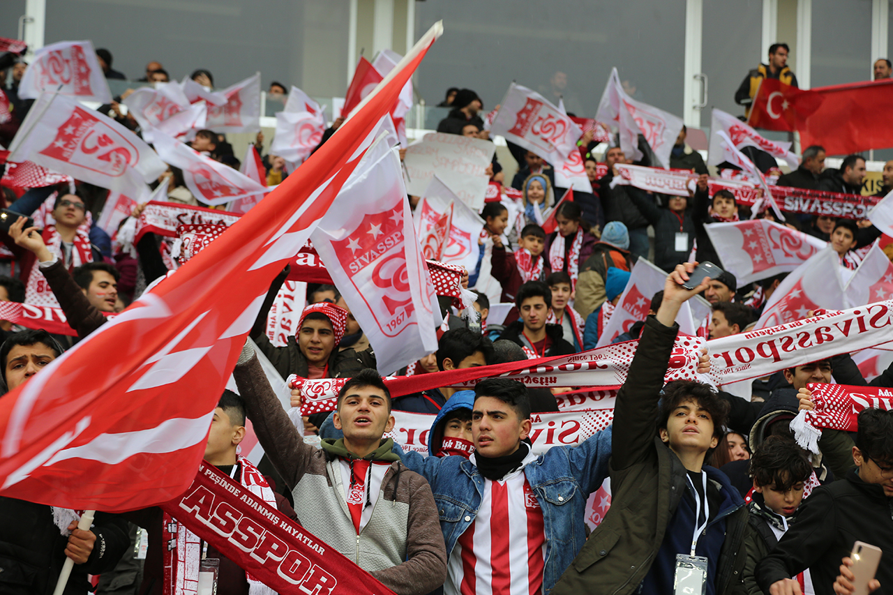 Play-off öncesi büyük destek: Liseliler tribüne!