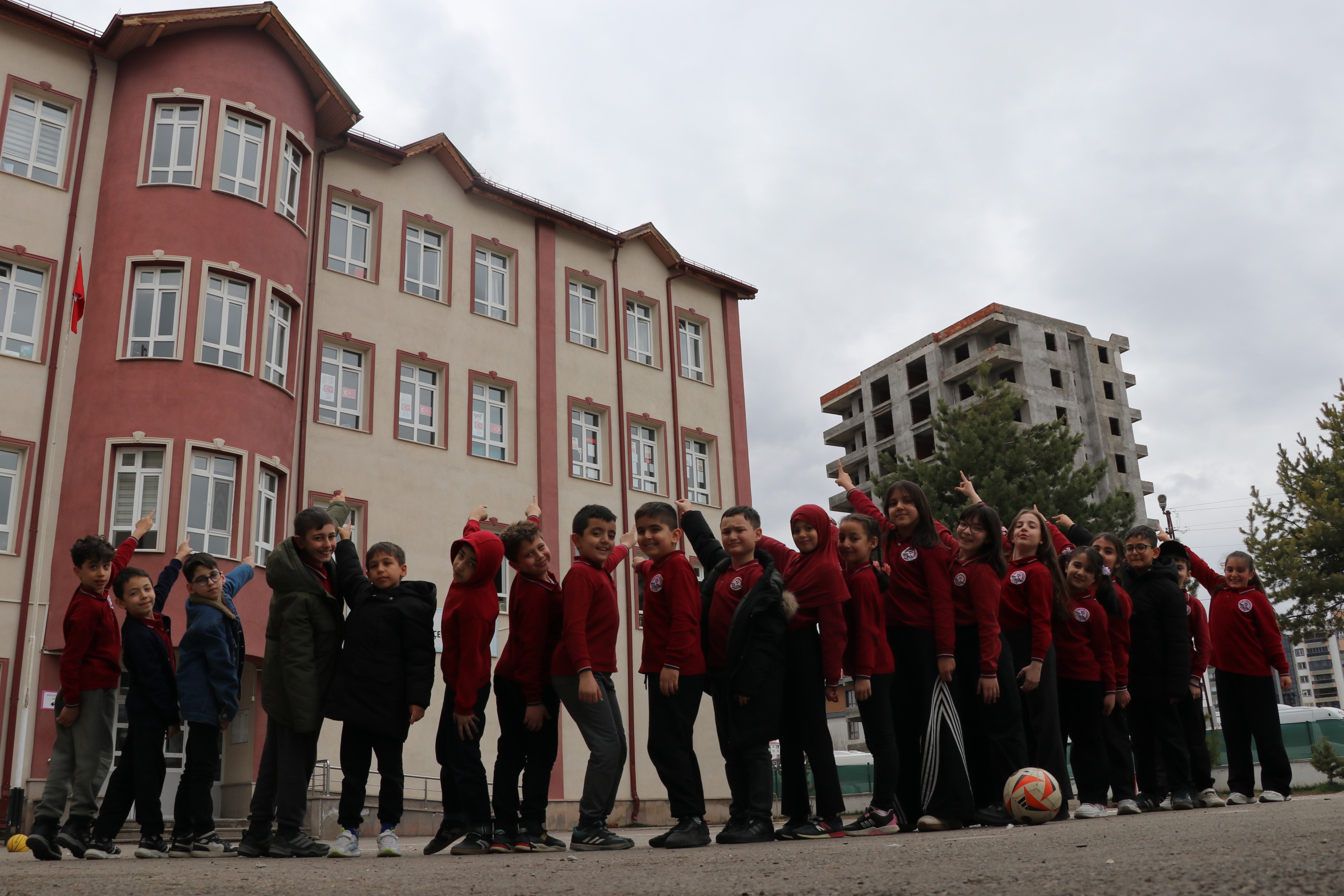 Baharın sembolü gecikti: Sivas’ta gözler gökyüzünde