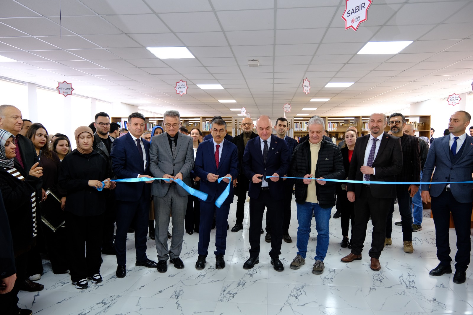 SCÜ’de Edebiyat Fakültesi İhtisas Kütüphanesi açıldı