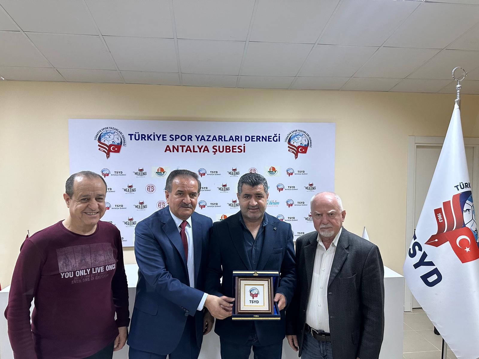 Kemal Çağlayan Antalya'da üyelerle buluştu