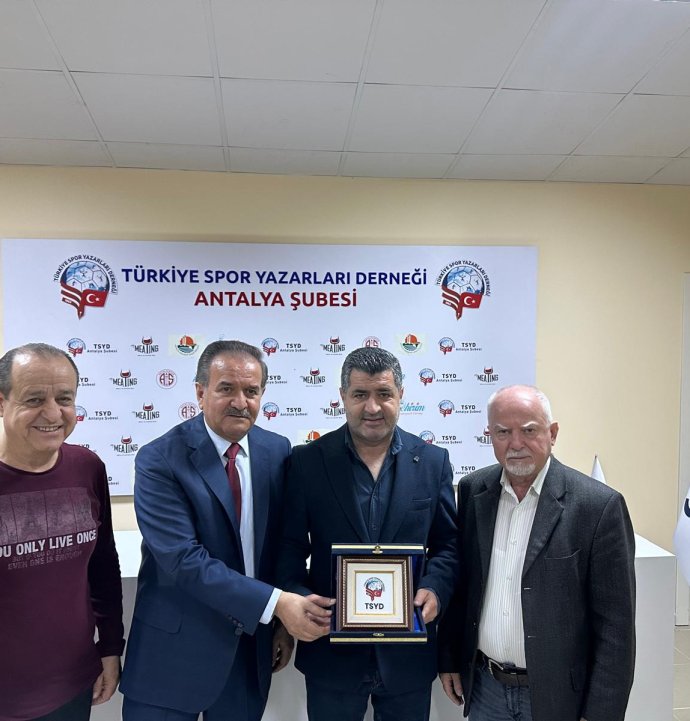Kemal Çağlayan Antalya'da üyelerle buluştu