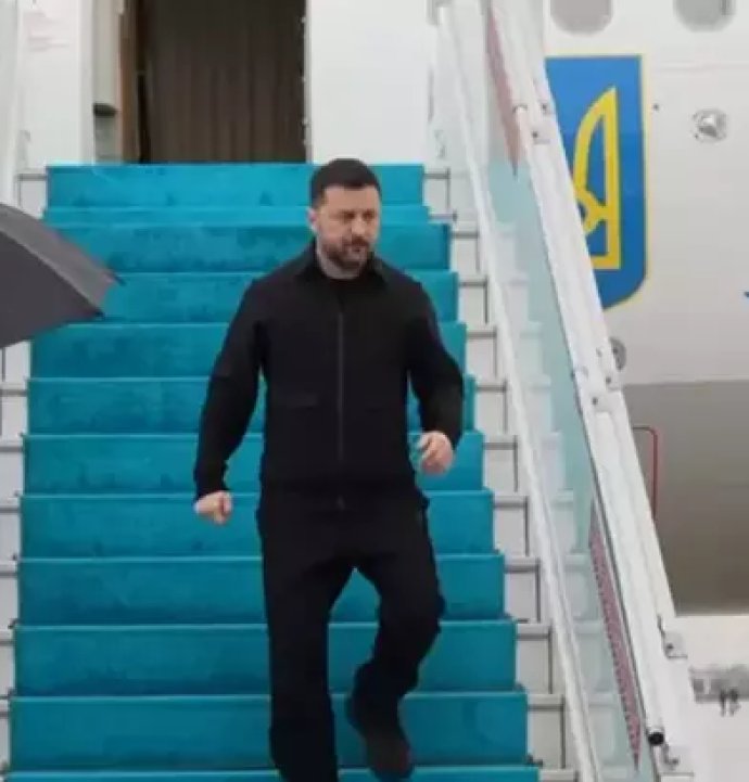 Ukrayna Devlet Başkanı Zelenskiy İstanbul'a geldi