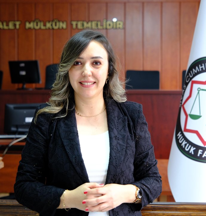 Kübra Öz: "Savunma hakkı adil yargılanmanın temelidir"