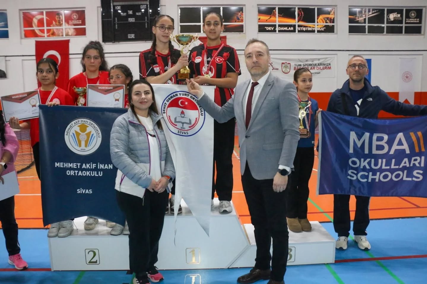 Sivas'ta küçük sporculardan büyük başarı