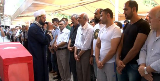 İntihar Eden Asker Toprağa Verildi