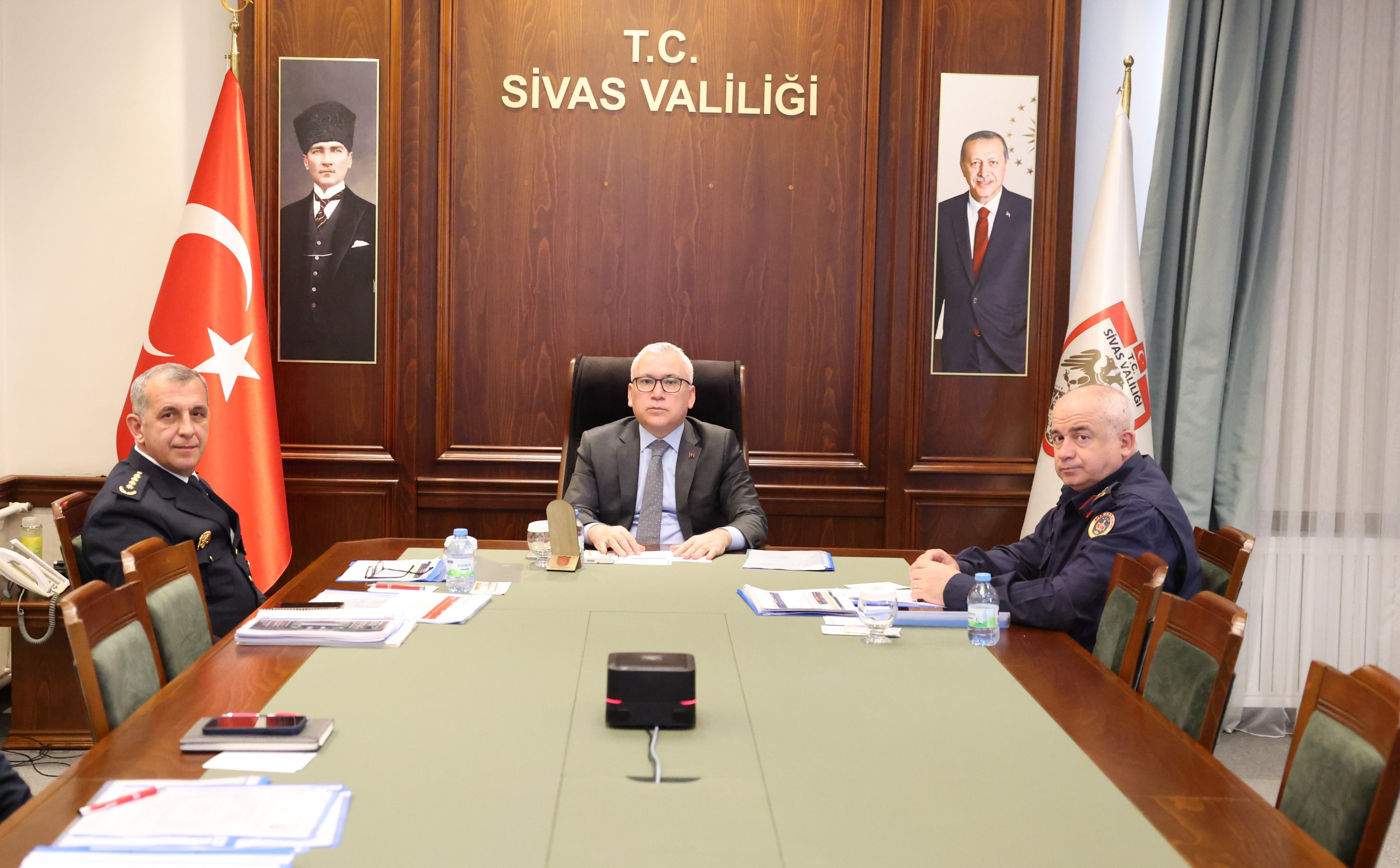 Vali Şimşek kritik toplantıya katıldı