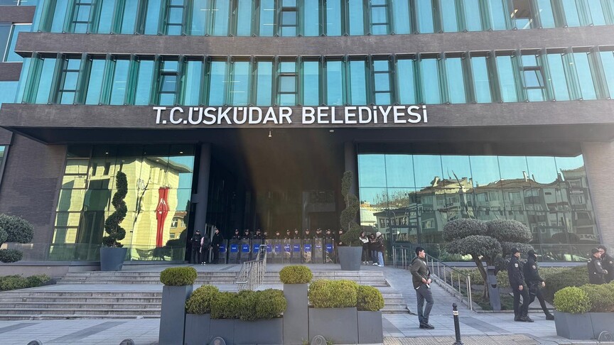 Üsküdar Belediyesine operasyon: 20 gözaltı