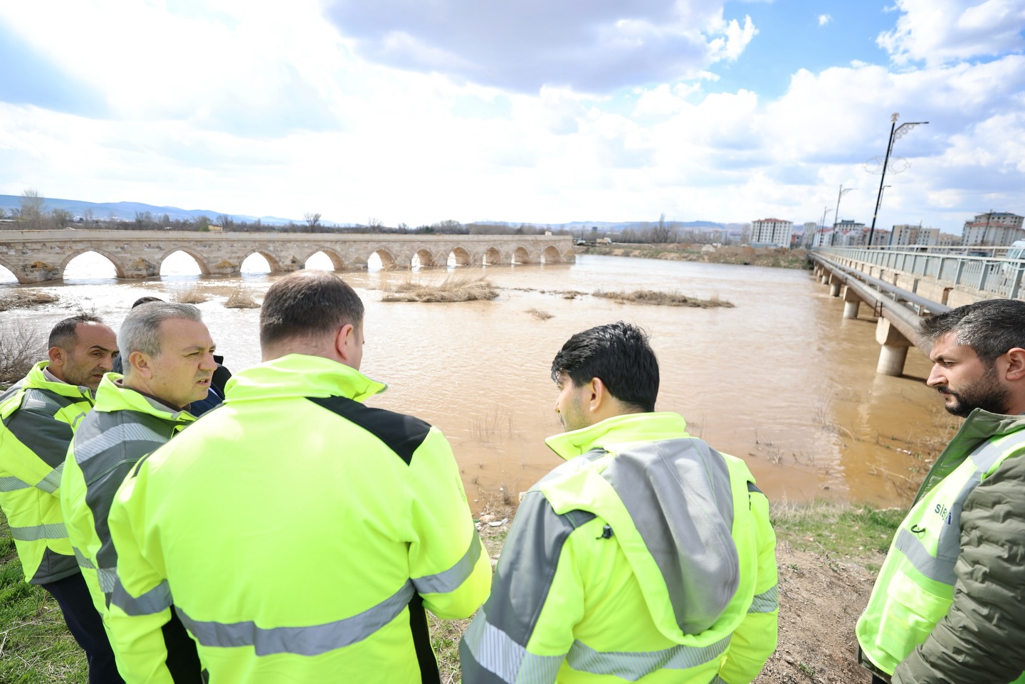 Sivas Belediyesinden içme suyu hattındaki arızaya hızlı müdahale