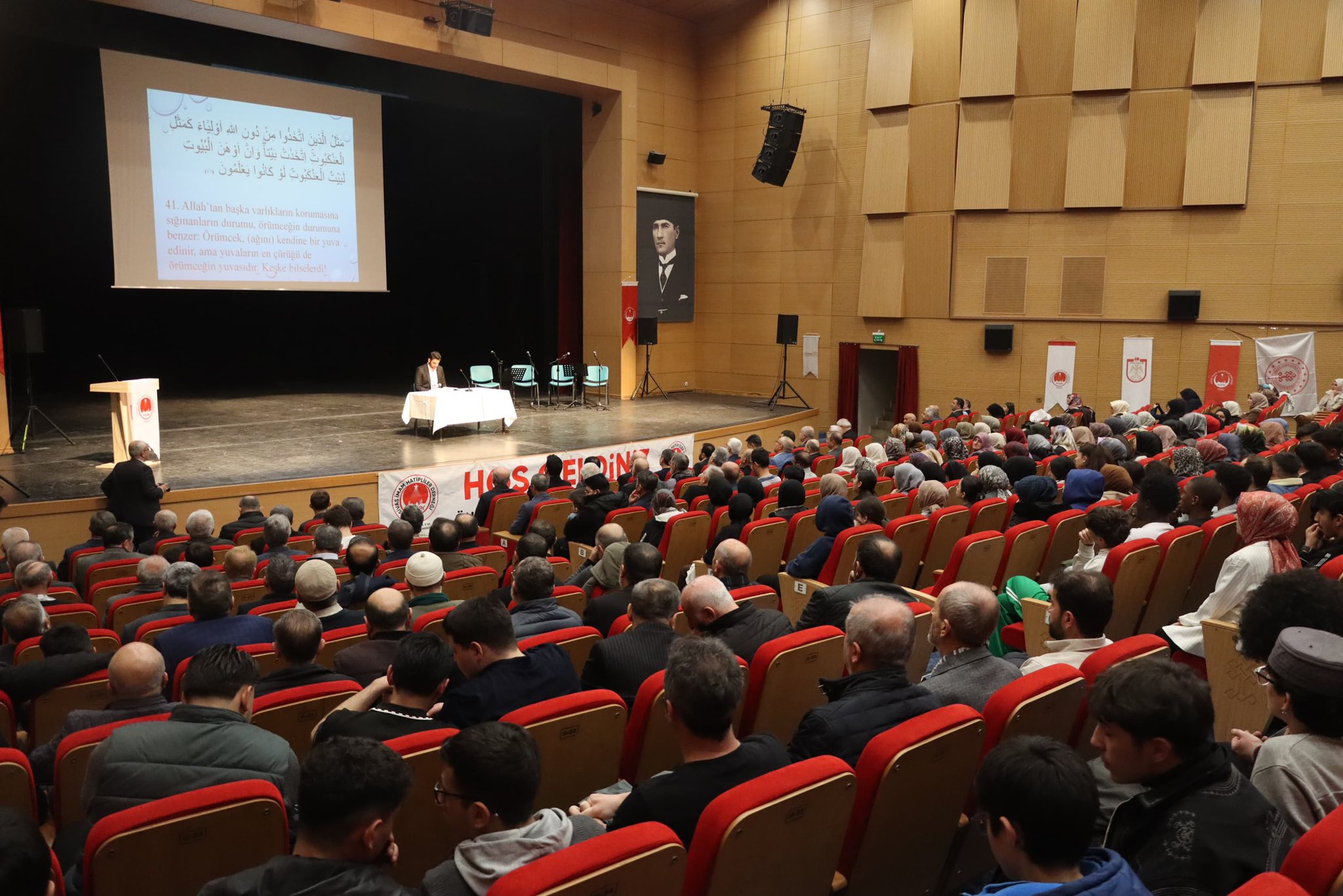 Sivas'ta “Gazze’de Namaz” konferansı düzenlendi