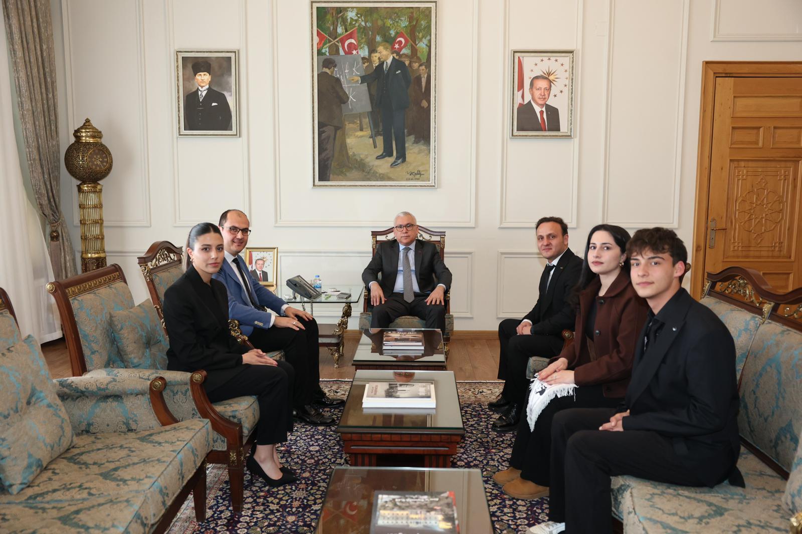 Hakemlerden valilik ziyareti