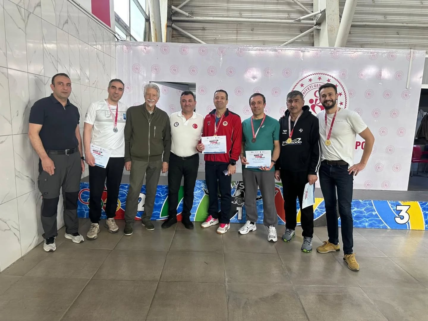 Sivaslı yüzücülerden büyük başarı!