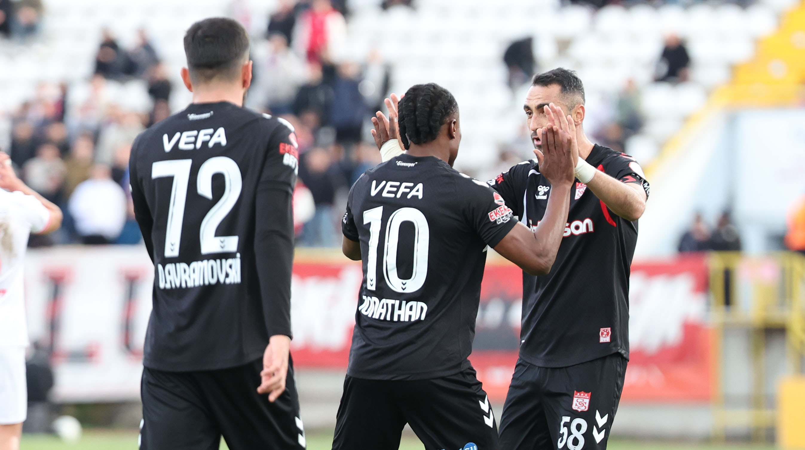 Sivasspor ilk yarıyı galip kapattı