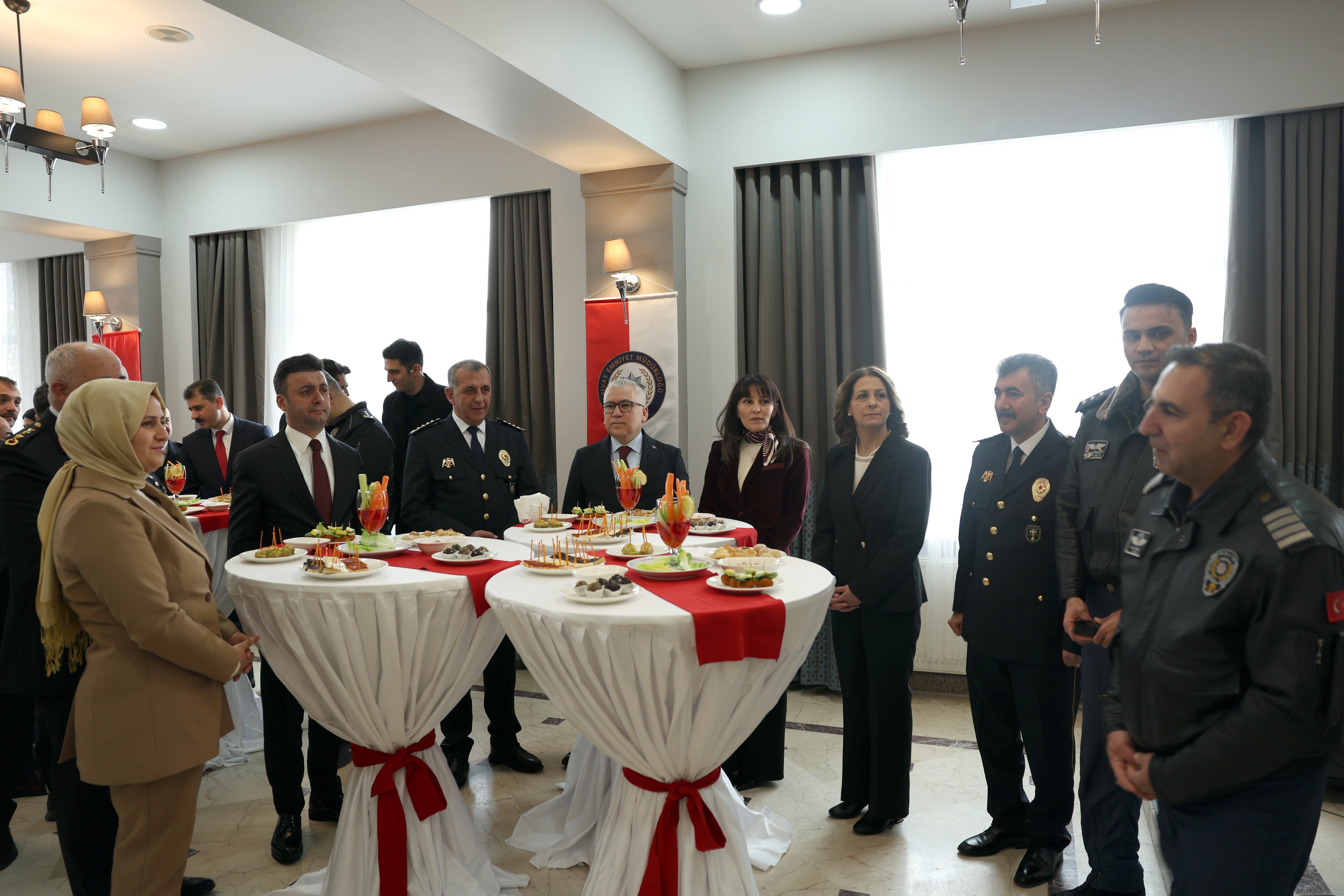 Sivas’ta Polis Haftası coşkusu kokteyl programıyla taçlandı