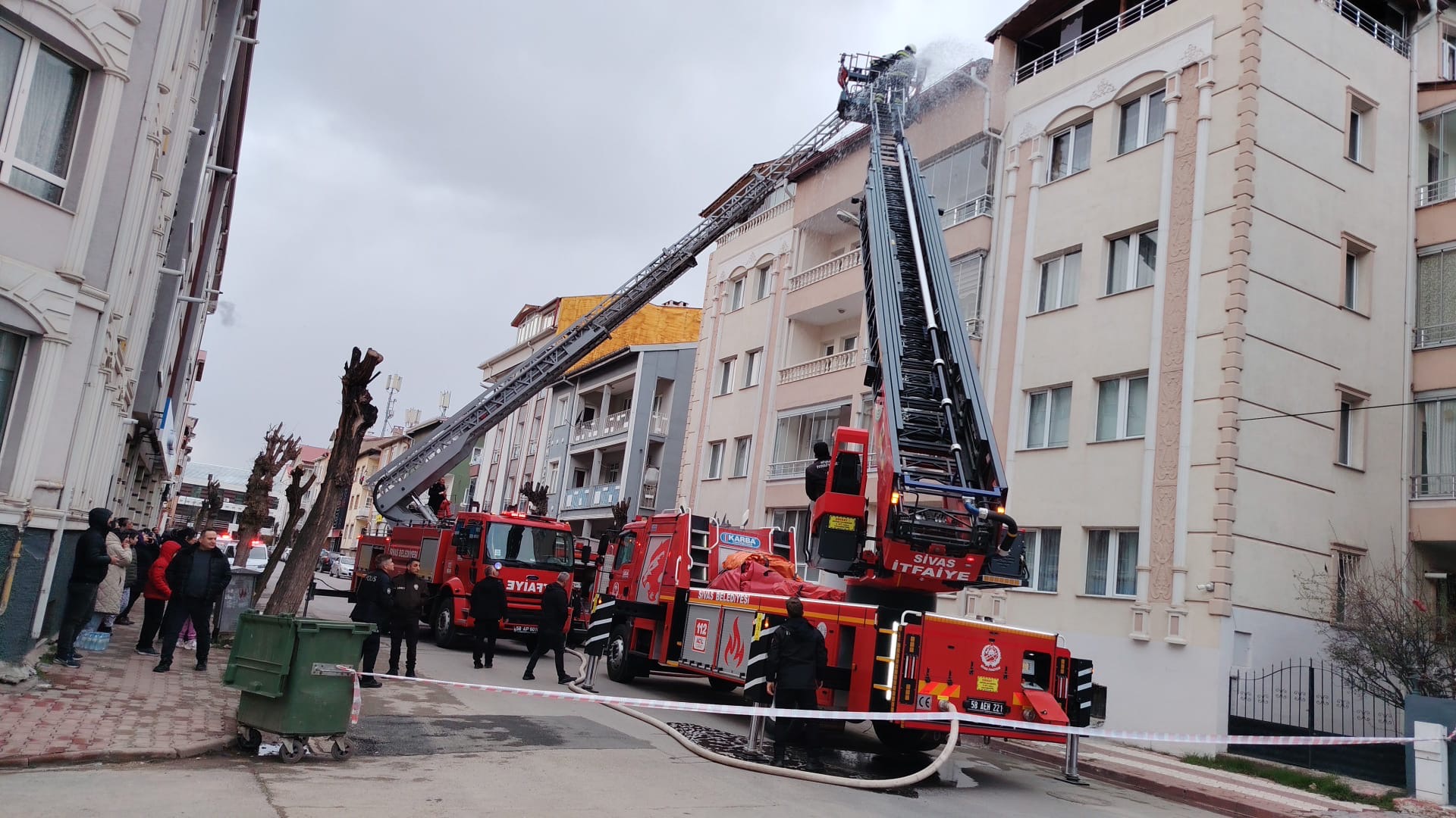 Sivas'ta teras katında soba patlaması