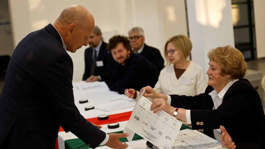 Macaristan'da halk genel seçimler için sandık başında