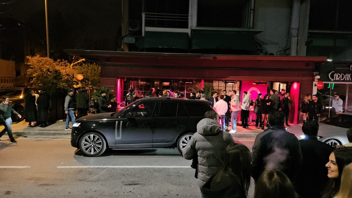 İstanbul’da 2 eğlence mekanında uyuşturucu operasyonu