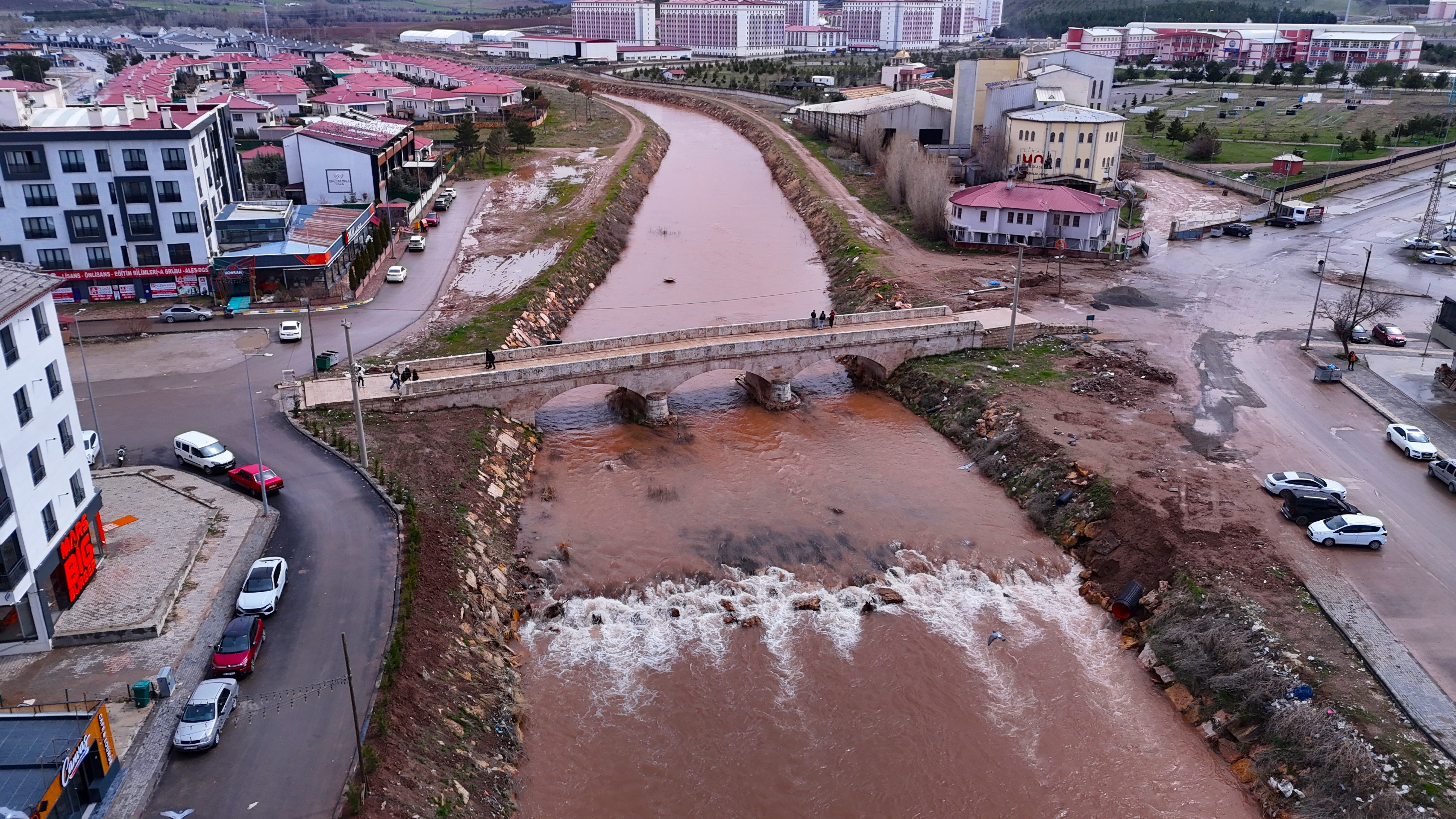 Fadlum Çayı Kızılırmak'a rengini verdi