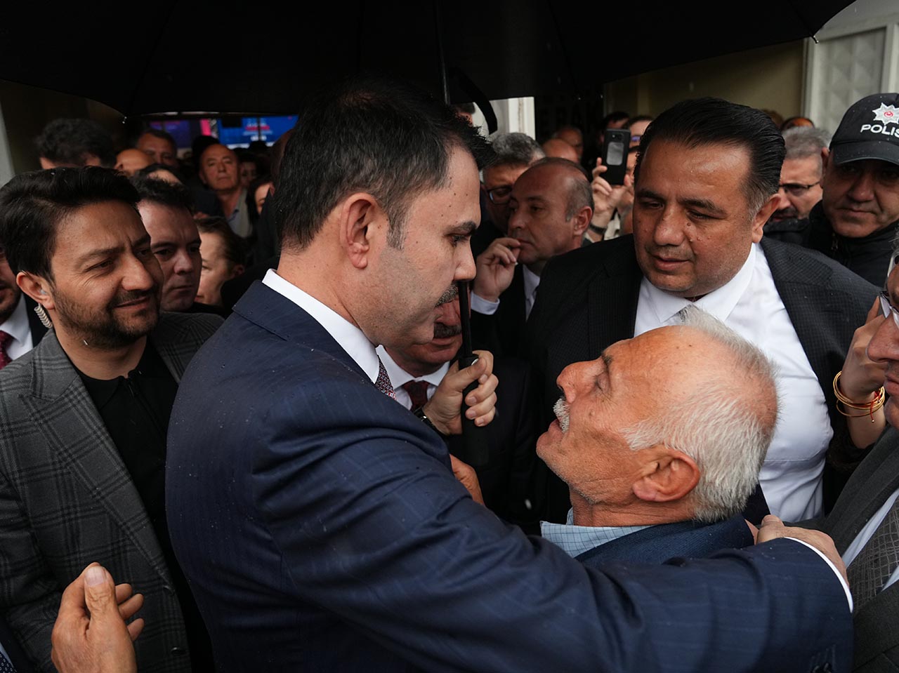 Şehit babasından Bakan Kurum'a teşekkür