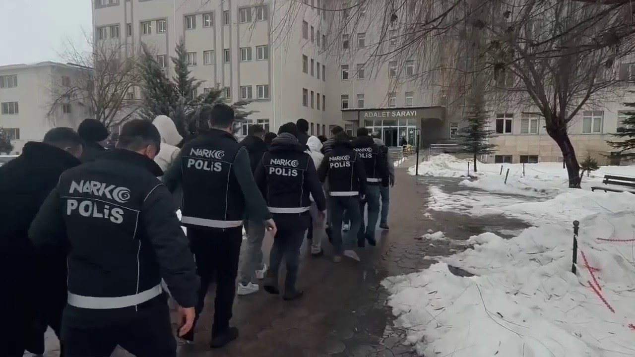 Sivas'ta zehir tacirlerine geçit yok!