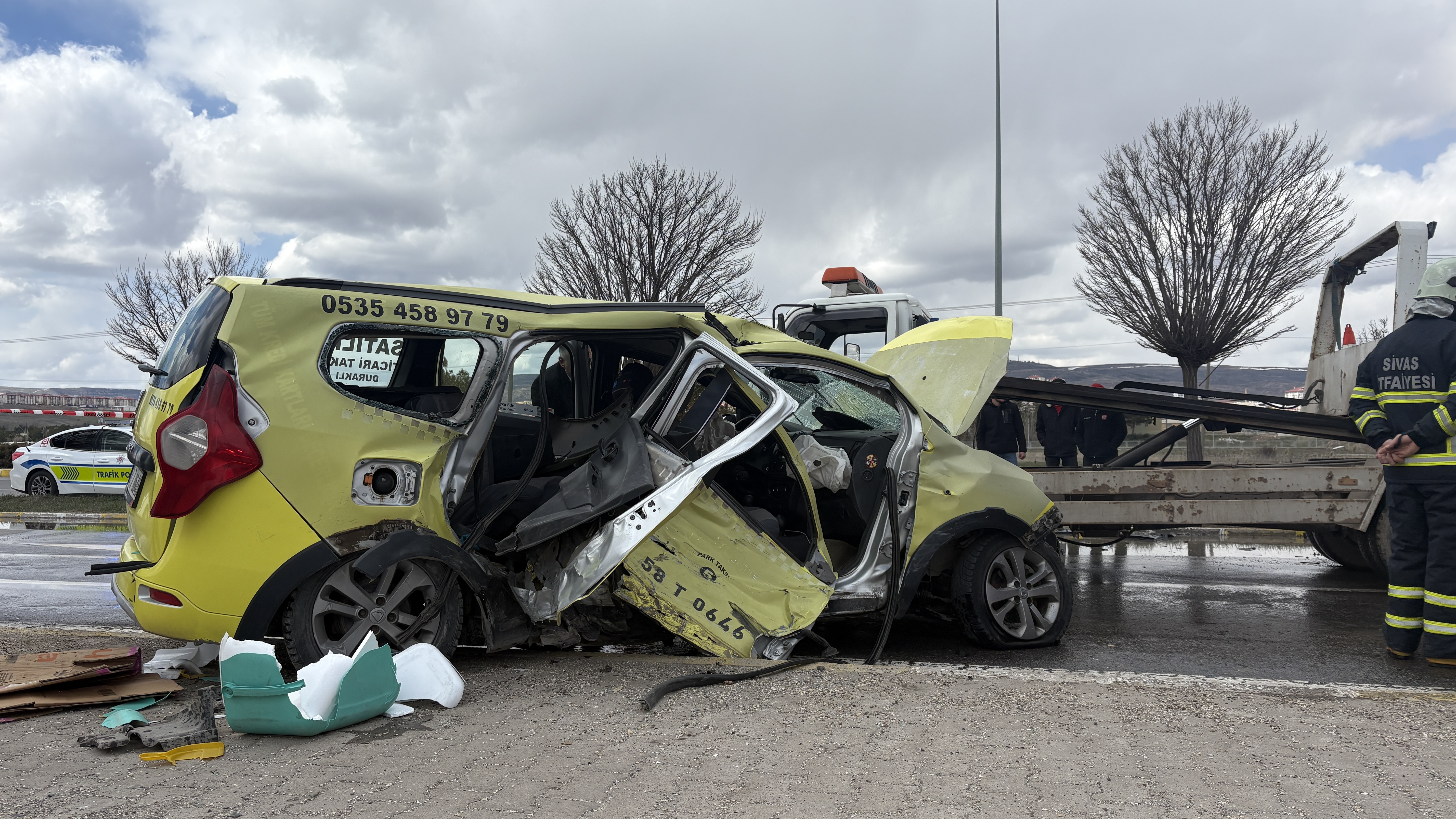 Sivas'ta altyapı oyuncularının geçirdiği kazada taksi sürücüsü taburcu edildi