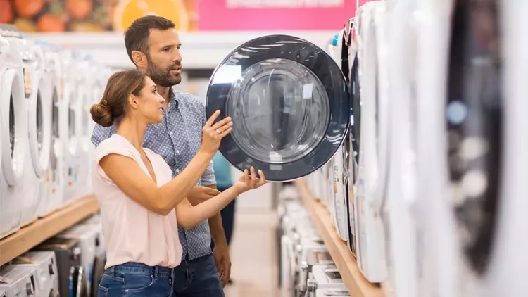 Sivas'ta yeni evlenen gençlere "beyaz eşya" desteği