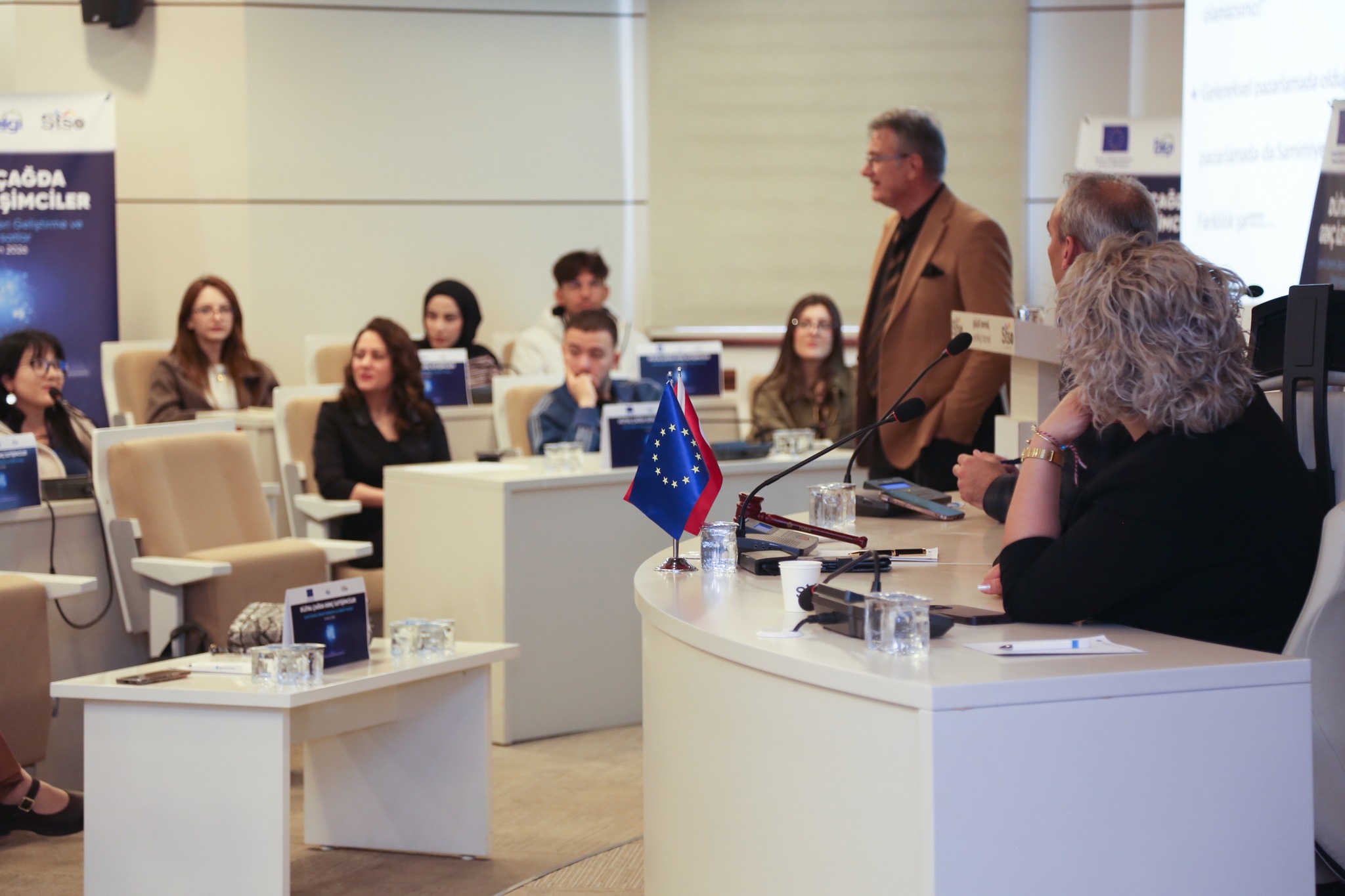 Genç iletişimcilere dijital rehber