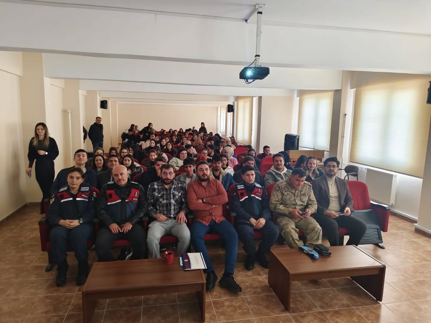 Üniversite öğrencilerine terörle mücadele ve KADES eğitimi