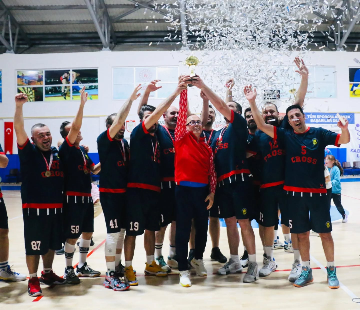 Cros Spor şampiyon oldu