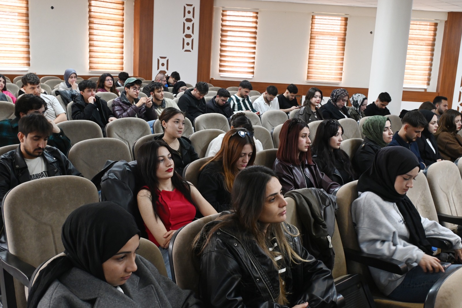 Çağlayan, tecrübelerini gençlerle paylaştı