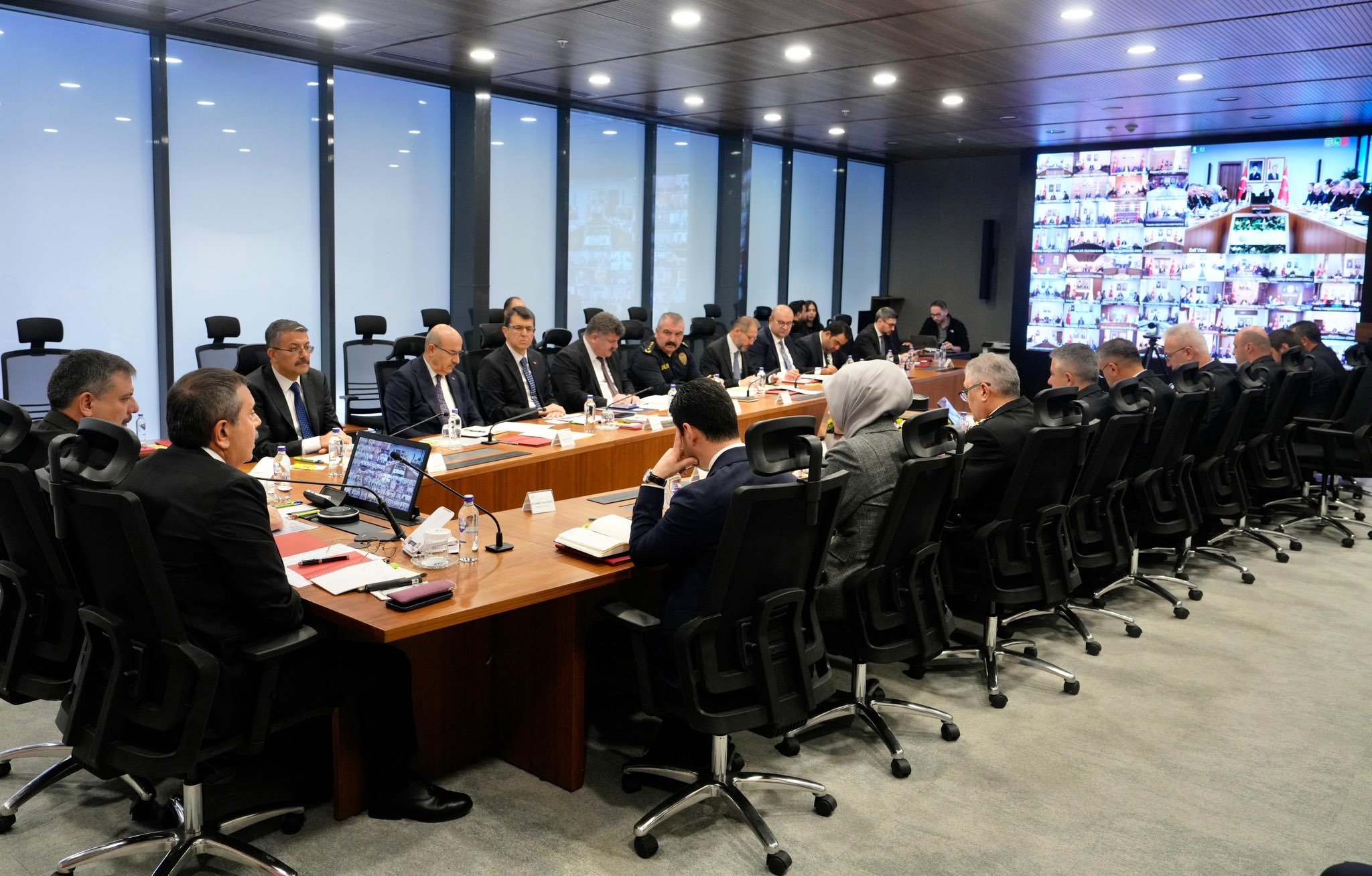 Sivas Valisi Şimşek, “Okul Güvenliği Toplantısı”na katıldı