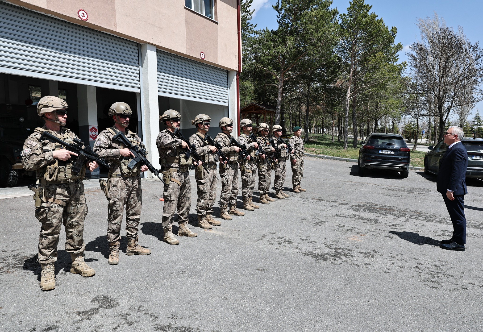 Vali Şimşek’ten emniyet birimlerine ziyaret