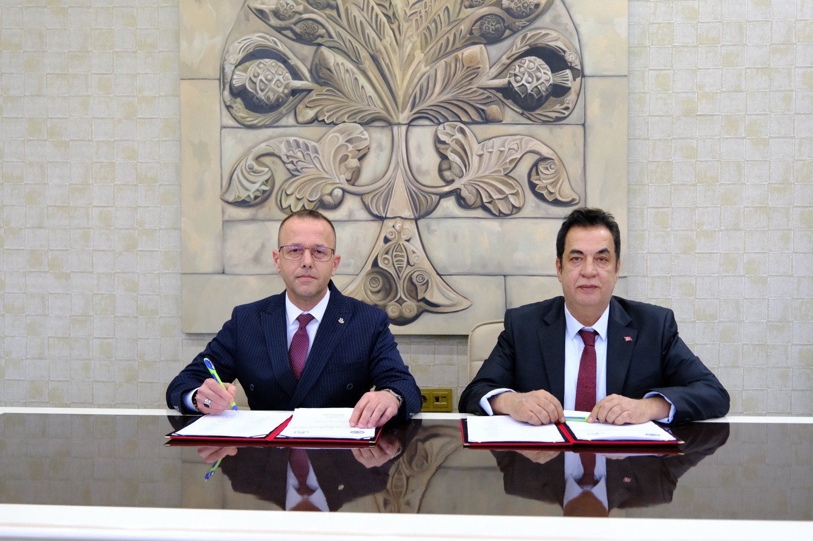 SCÜ’de toplu iş  sözleşmesi imzalandı