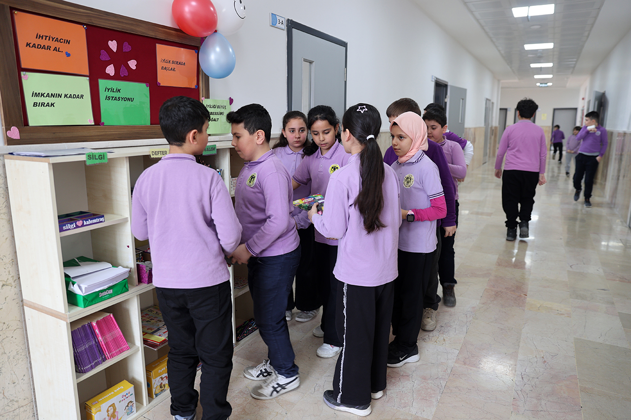 Sivas’ta “İyilik İstasyonu”!  Öğrencilerden örnek proje