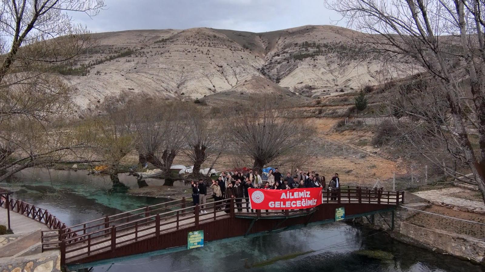 "Bozkırın Nazar Boncuğu"nda romantik tur: Sivas'ta evlenecek çiftler Gökpınar’da buluştu