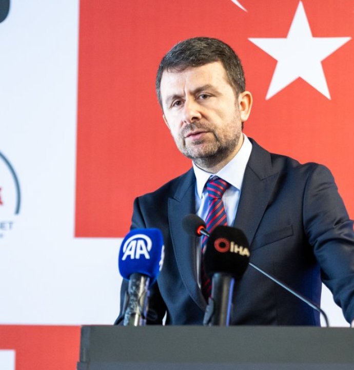 Güçlü basın demokrasinin vazgeçilmez unsurudur