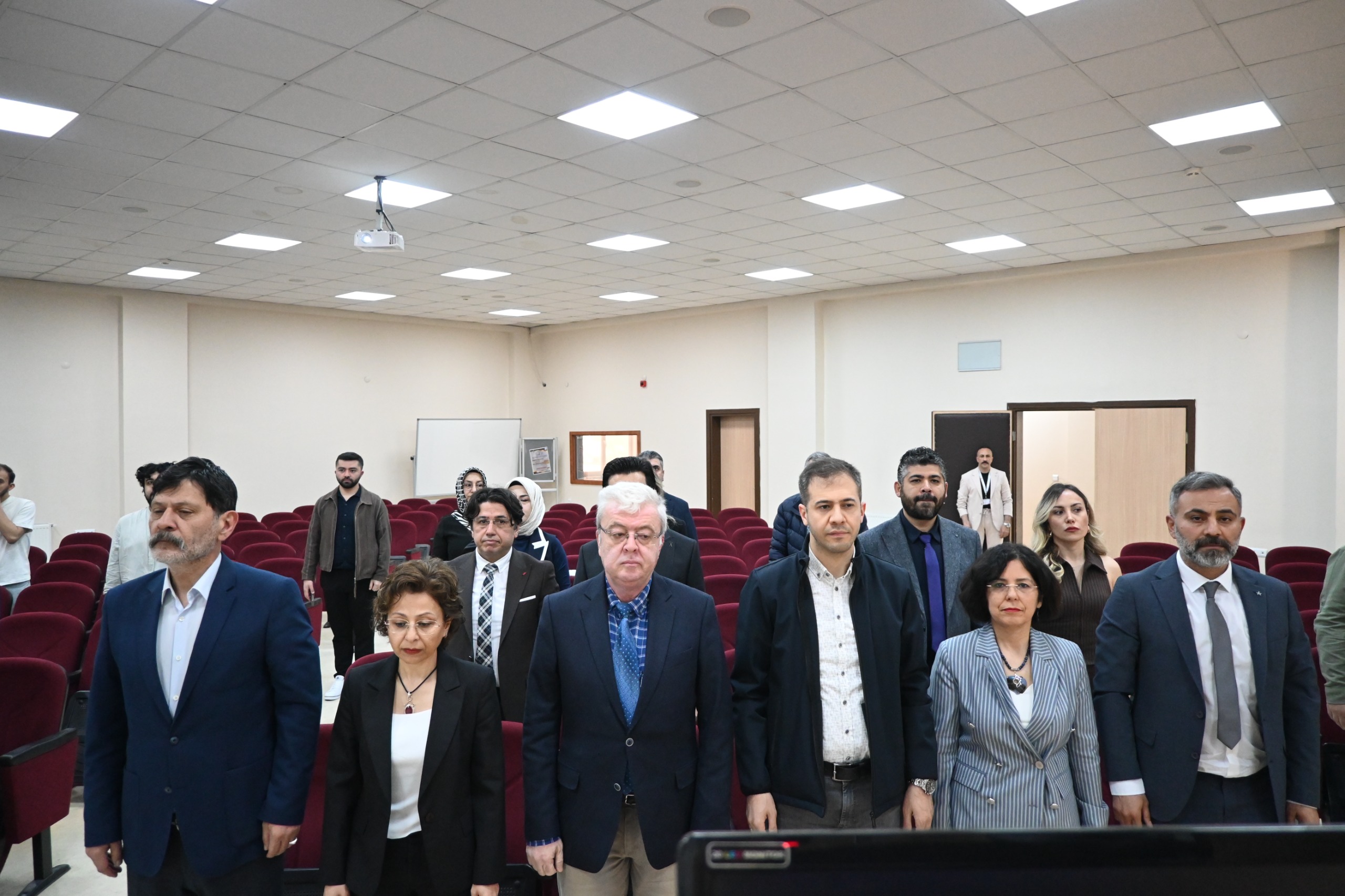 Tiroid kanserine multidisipliner bakış Sivas’ta masaya yatırıldı