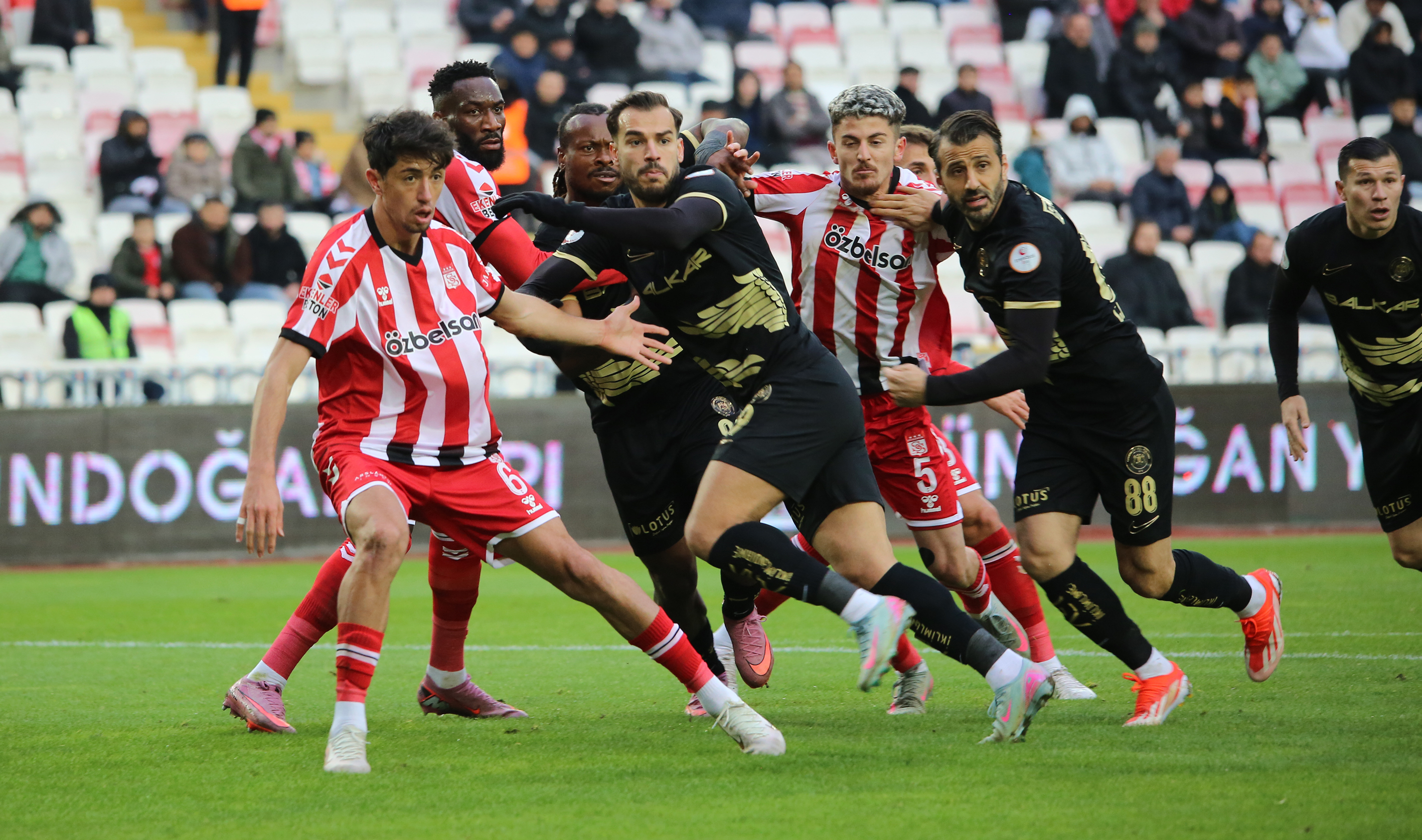 Taşdemir’den Çorum hamlesi: İlk 11 açıklandı!