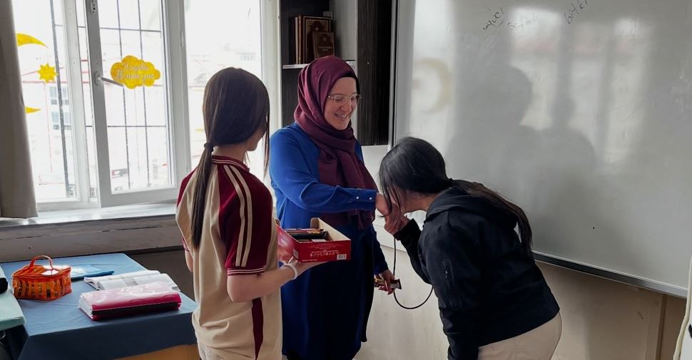 Öğrencilerden öğretmenlerine tatlı sürpriz