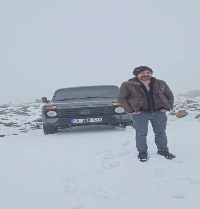 Sivas'a bahar geldi derken kar sürprizi!