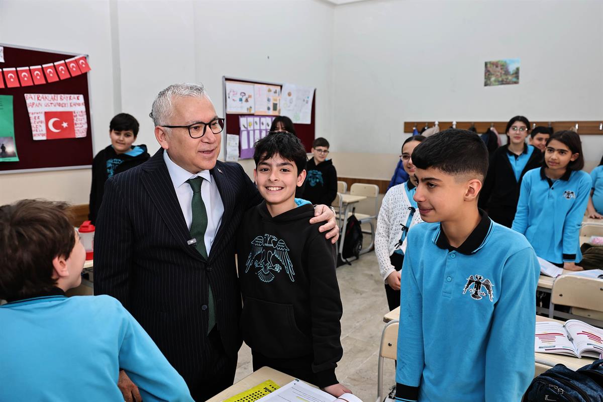 Sivas’ta okullara yakın takip! Vali Şimşek’ten yerinde denetim