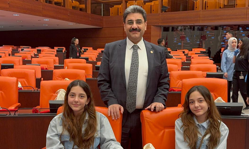 Hakan Aksu: "Yarınlarımızın en güçlü teminatı çocuklarımızdır"