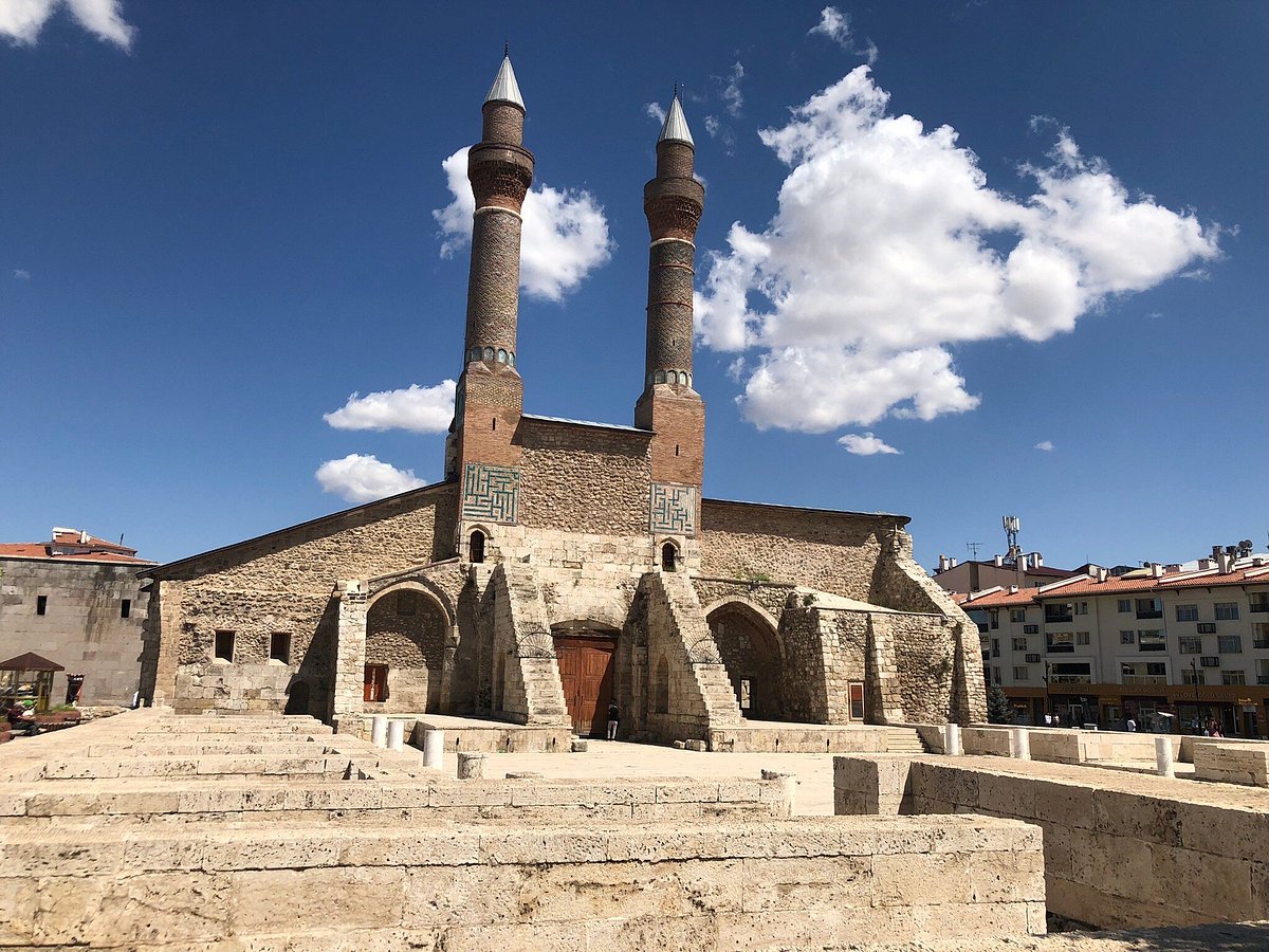 Çifte Minareli Medrese restorasyona hazırlanıyor!
