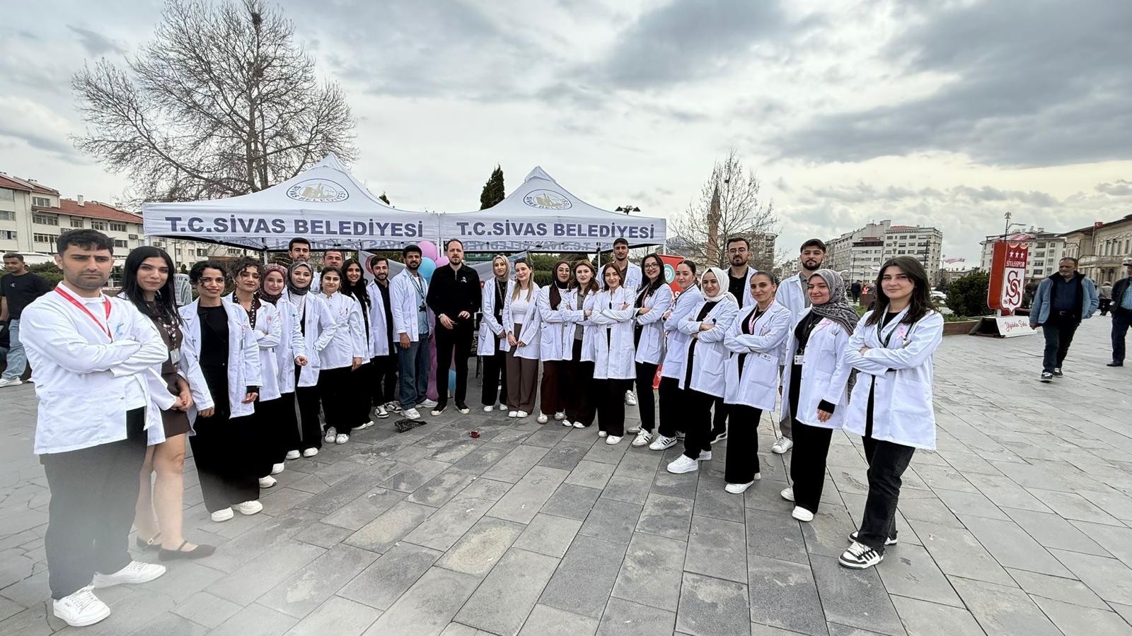 Hemşirelik öğrencilerinden sağlık farkındalığı