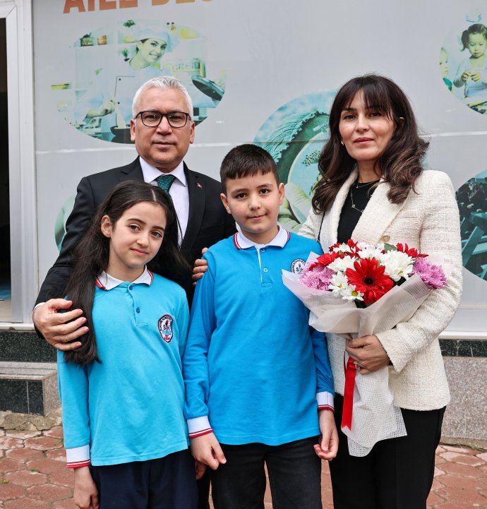 Vali Şimşek’ten kadın kursiyerlere destek ziyareti