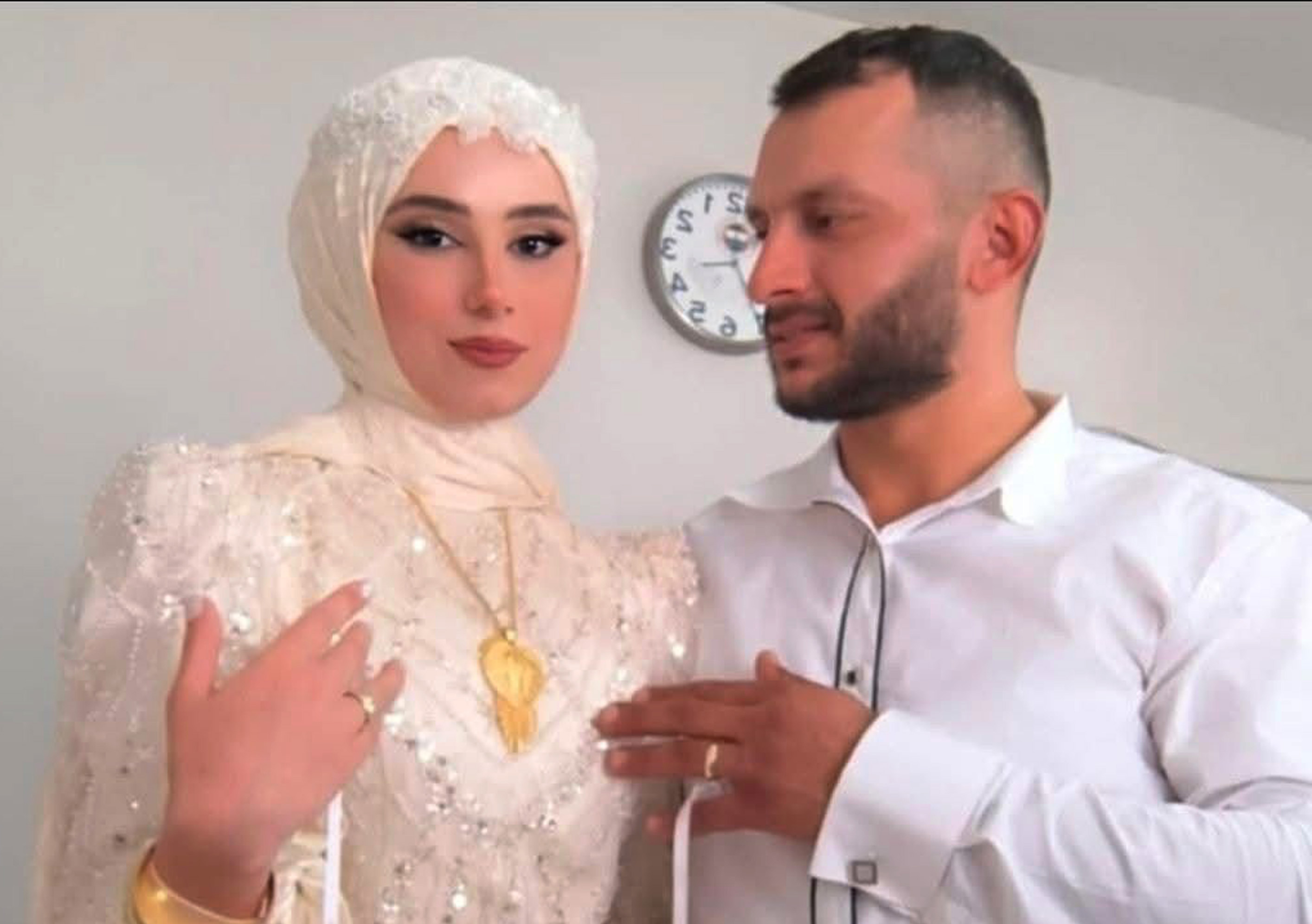 Düğün günü ölü bulundular