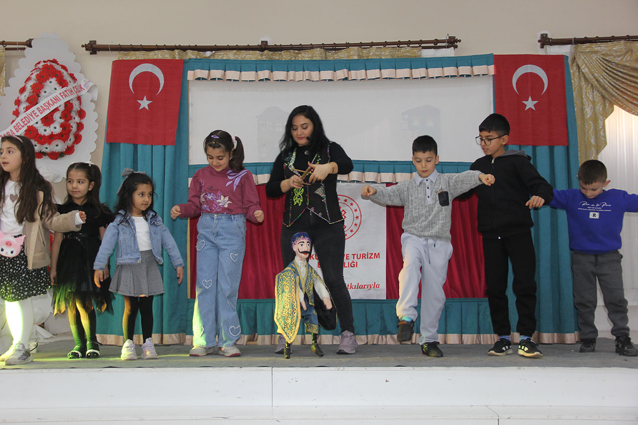 Zara'da 3. Çocuklar Kültür ve Sanat Festivali düzenlendi