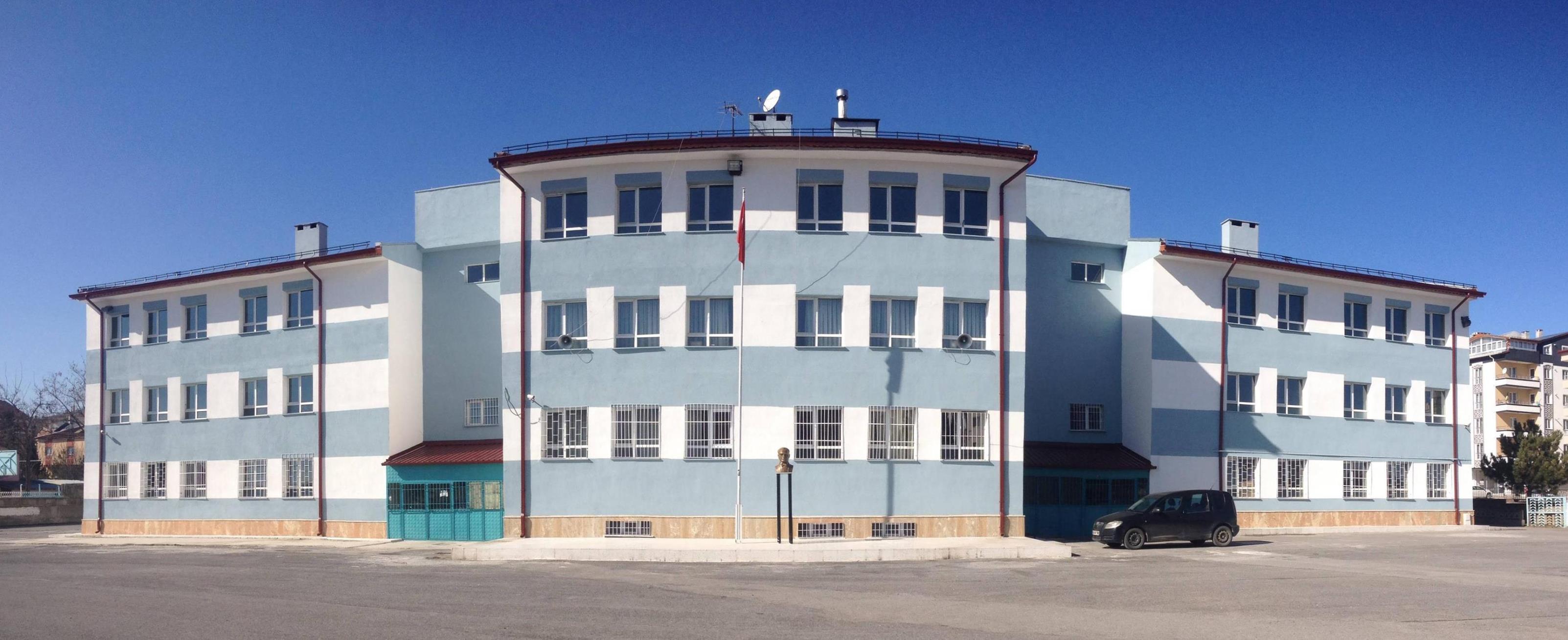 Halil Rıfat Paşa Anadolu Lisesi 40. yılını kutluyor